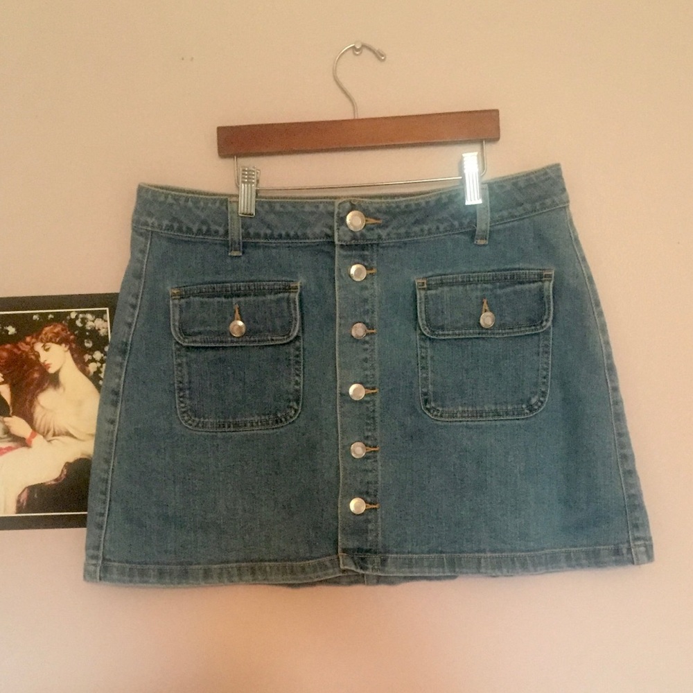 AMERICAN EAGLE light denim buttoned mini skirt